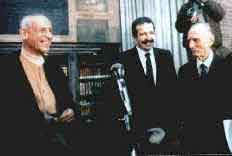 Lazzati con Dossetti e il sindaco di Bologna Renzo Imbeni, in occasione del conferimento di un premio (febbraio 1986)